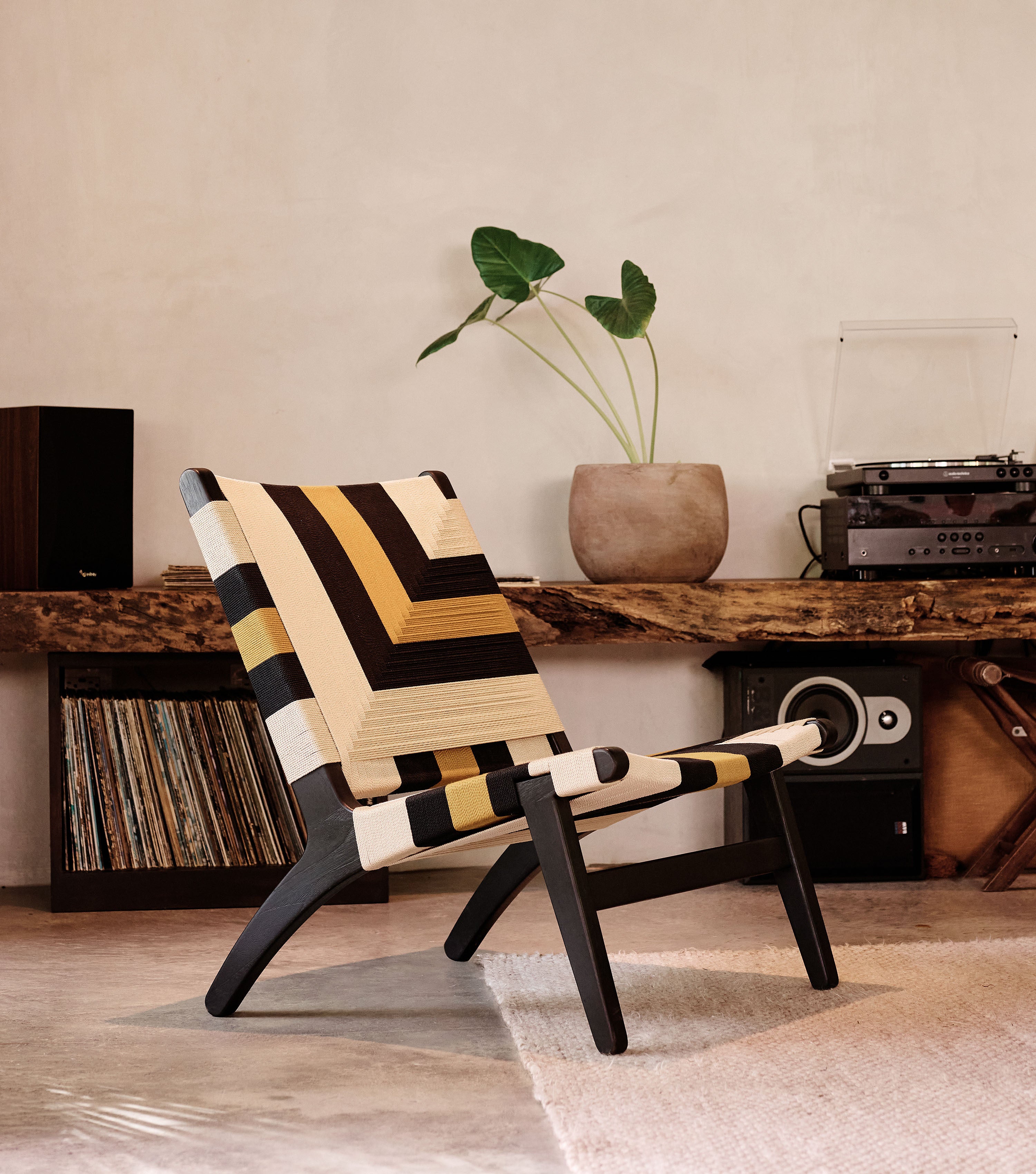 Charcoal / Queen Bee Pattern