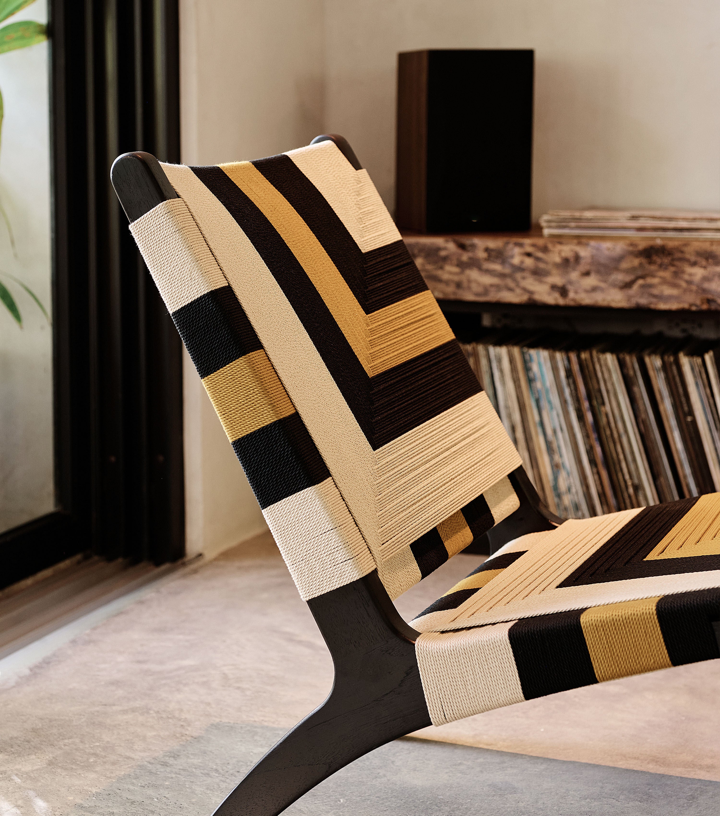 Charcoal / Queen Bee Pattern