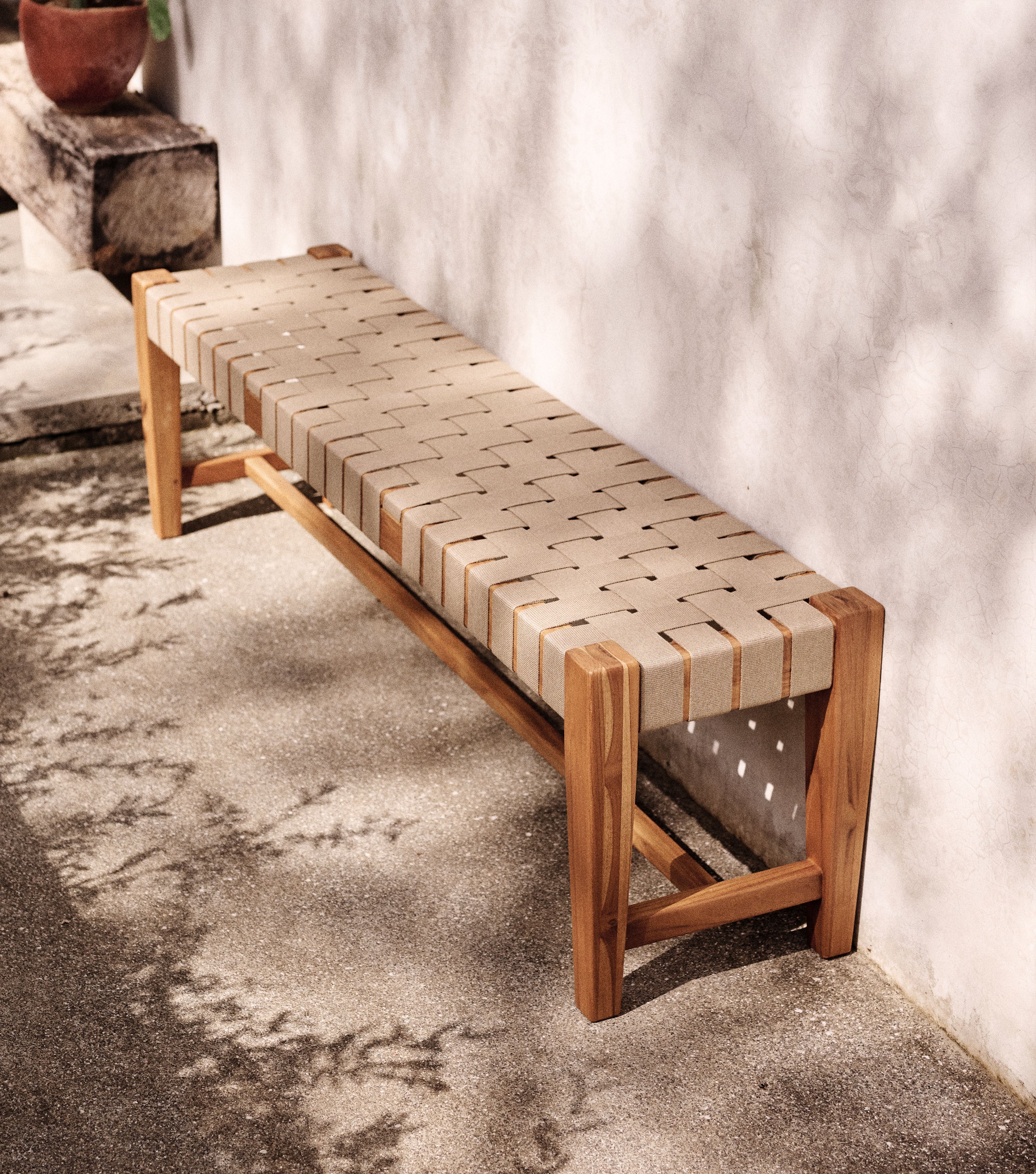 Sealed / Beige Outdoor Straps / Medium